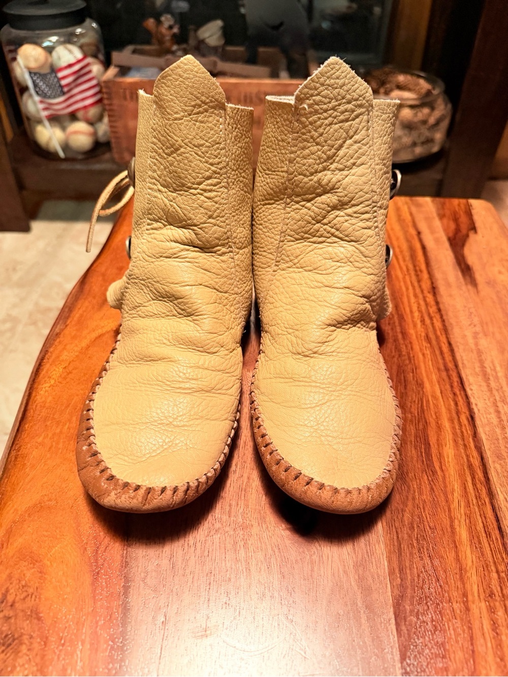 Women Size 7.5 Tan Calfskin Taos Moccasins